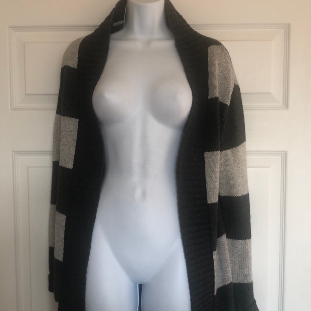 Great neutral open-front cardigan. HiLow covers the back not the front